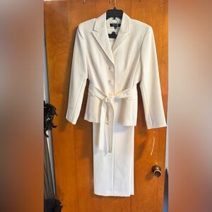 Kasper Cream Women's Suit Jacket with Belt